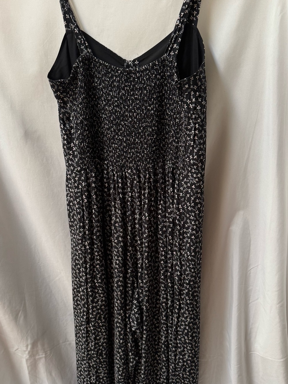 LOFT Black White Ditsy Floral Smocked Wide Leg Jumpsuit Size L - Picture 2 of 6
